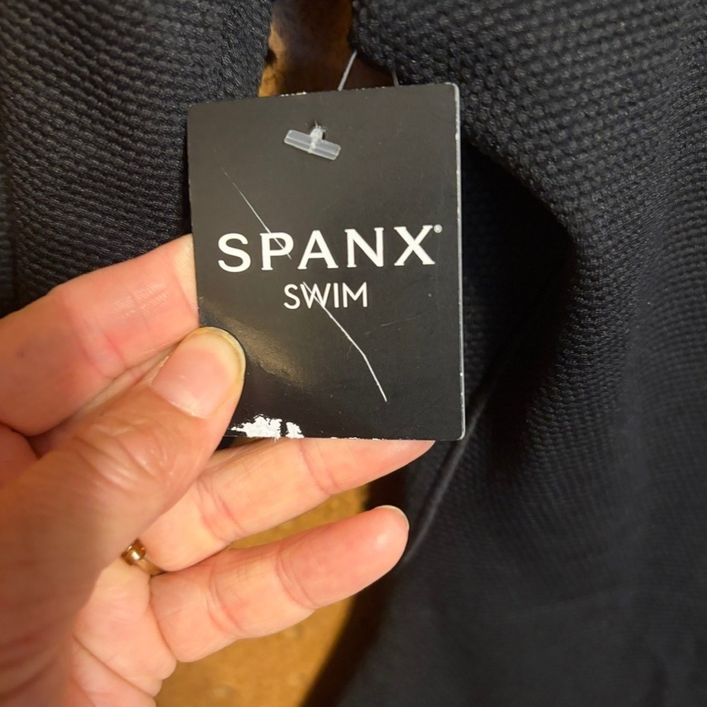 Spanx Pique Shaping One Piece Swimsuit XL Black V-Neck Short Sleeve 50386R NWT - Picture 5 of 7